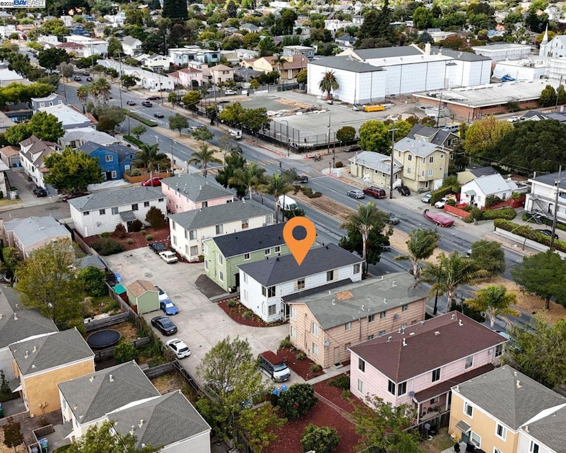 2774 Sacramento St, Berkeley, CA 94702 - photo 1