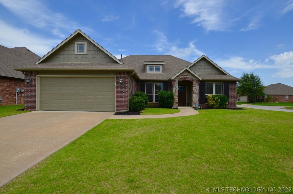 Welcome home! Beautiful corner lot!