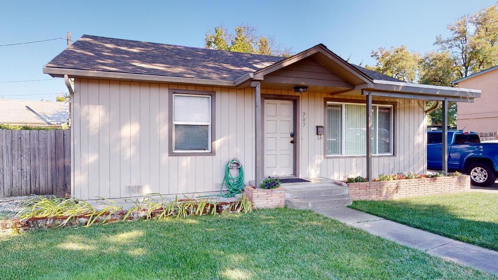 707 SE 9th St, Grants Pass, OR 97526 - photo 1