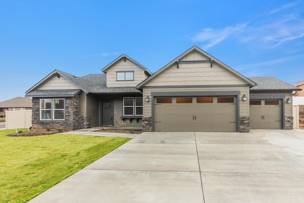 7702 W Whatcom Ave, Yakima, WA 98903