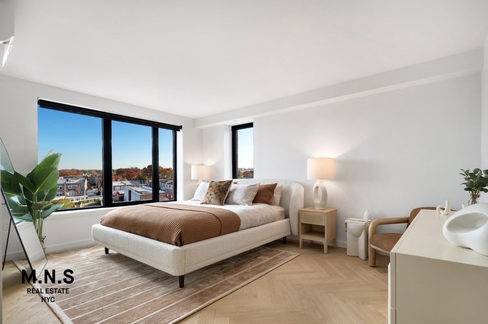 22-54 46th St unit 704, Astoria, NY 11105 - photo 1