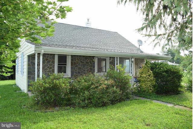 1049 Paper Mill Rd, Chambersburg, PA 17202 - photo 1