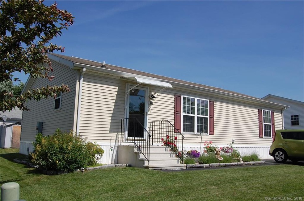 Charming 2 bedroom 2 full bath @ desirable Laurel 