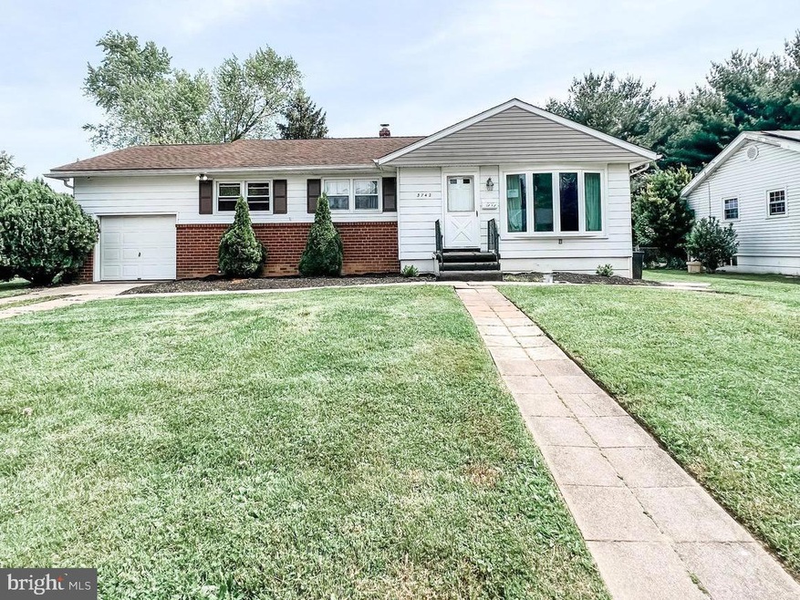 3742 Susan Ln, Brookhaven, PA 19015 - photo 1