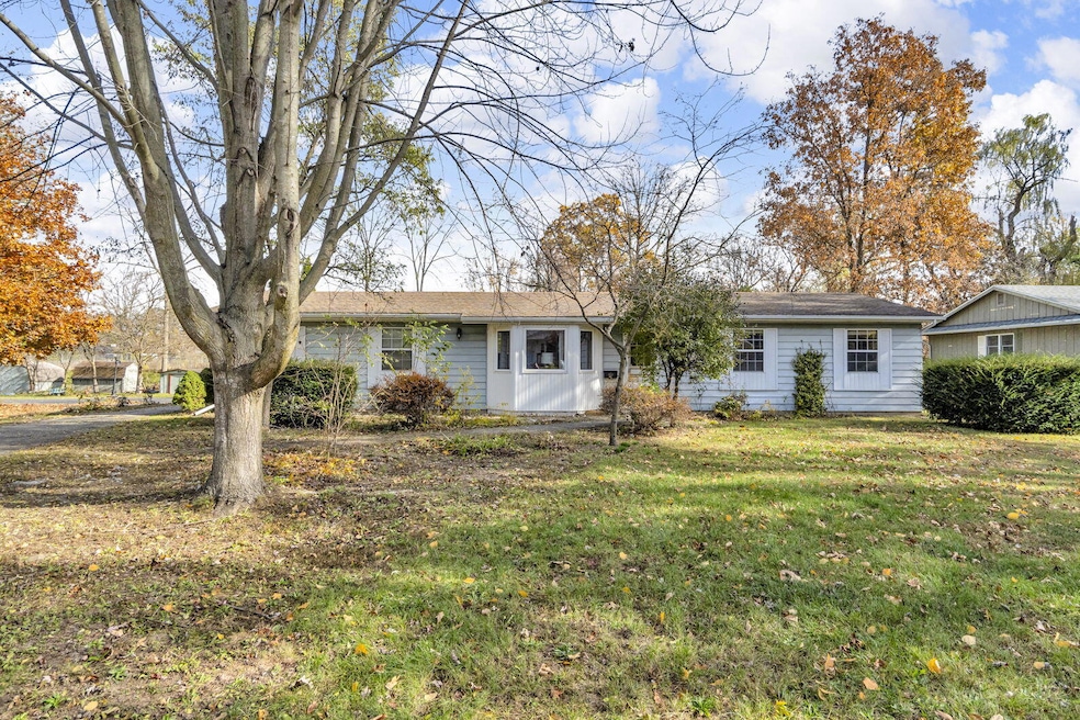 125 Burr Oak Dr, Spring Arbor, MI 49283 - photo 1