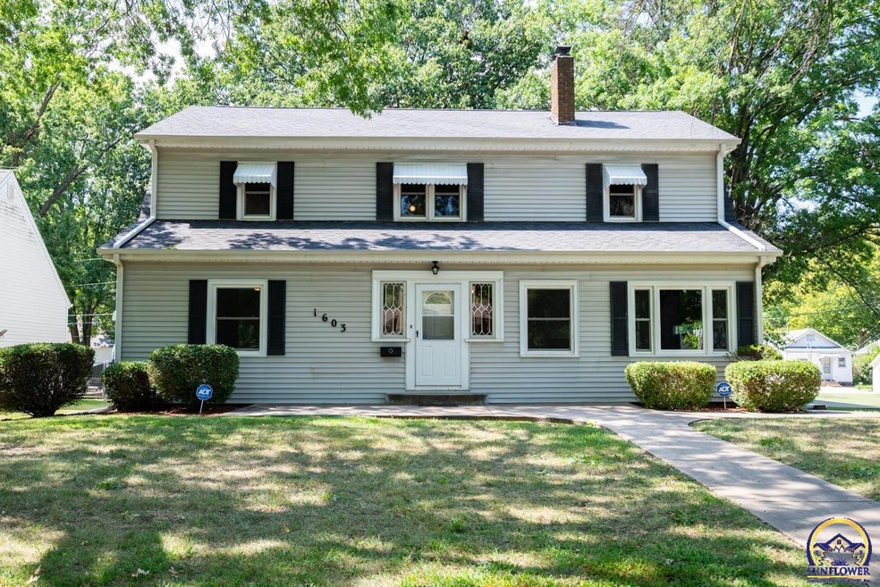 1603 SW Webster Ave, Topeka, KS 66604 - photo 1
