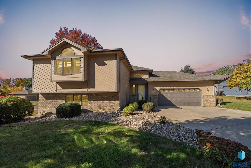 Pending $369,900 • Co-Listing Agent