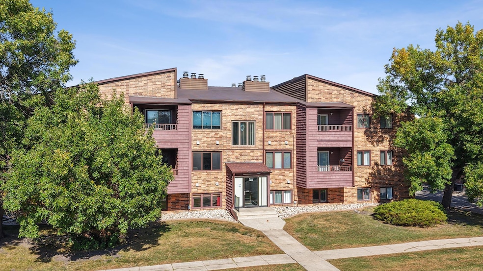 3253 17th Ave S unit 101, Fargo, ND 58103 - photo 1