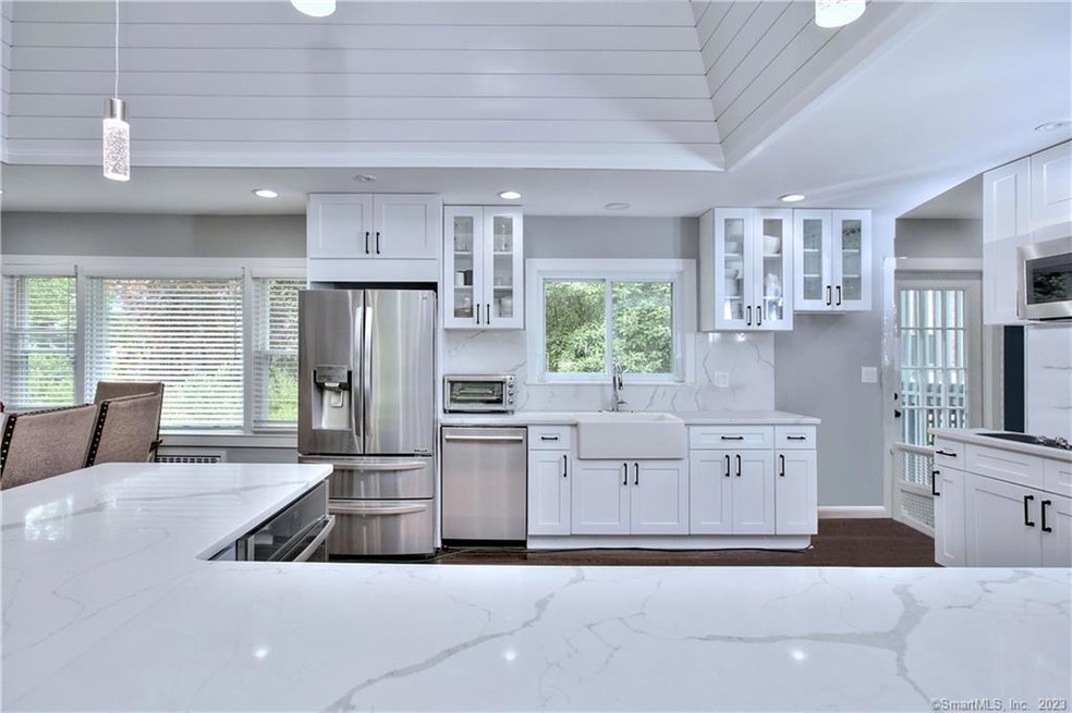 7 Bridle Path Rd, Stamford, CT 06902 - photo 1