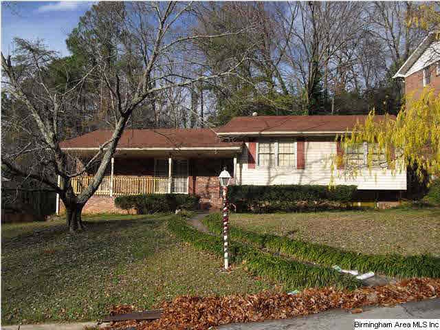 Split level home with 3 bedrooms and three baths i