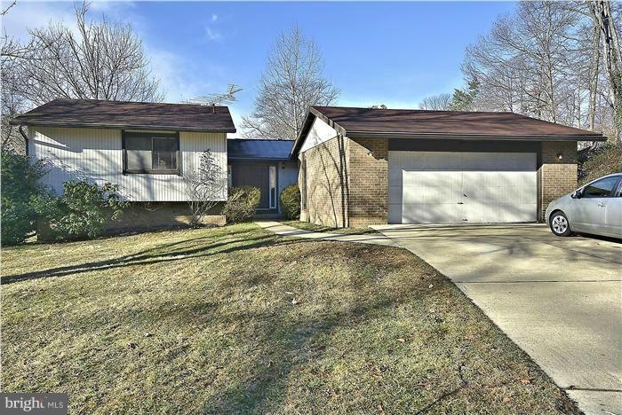 5360 Sideburn Rd, Fairfax, VA 22032 - photo 1