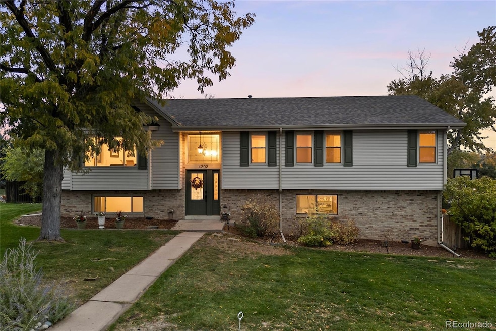 4202 W Pondview Place, Littleton, CO 80123 - photo 1
