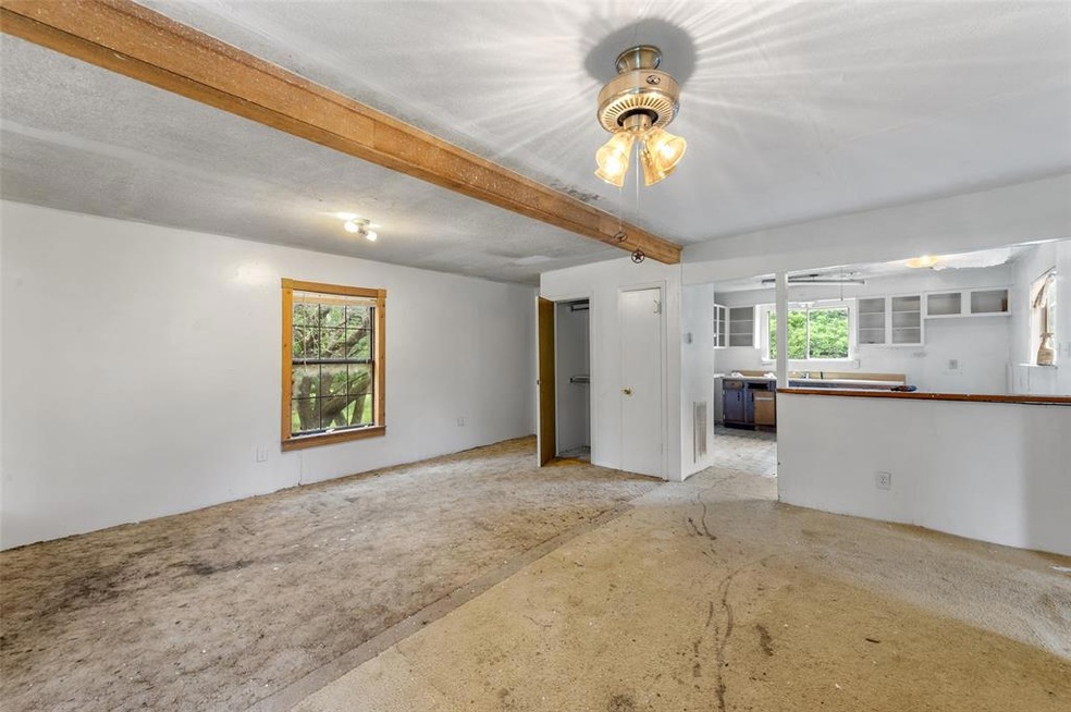 326 Warnick Ct, Granbury, TX 76049 - photo 1