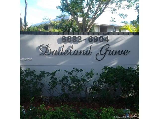 Dadeland Grove entrance