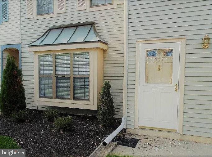 237 Wyndham Place, Trenton, NJ 08691 - photo 1