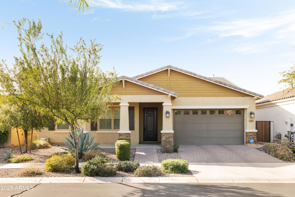 Front_of_Home_Photo_1