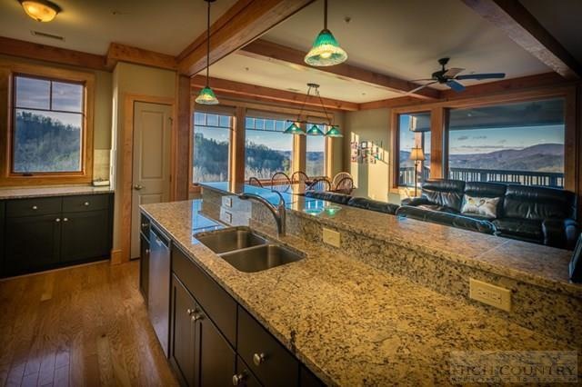 Granite Countertops & Accent Lighting