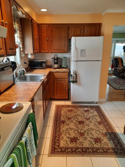 61 Scenic View Dr, Colebrook, NH 03576 - photo 1