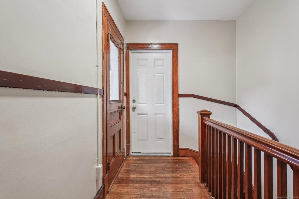 154 Easton Ave unit 3, Waterbury, CT 06704 - photo 1