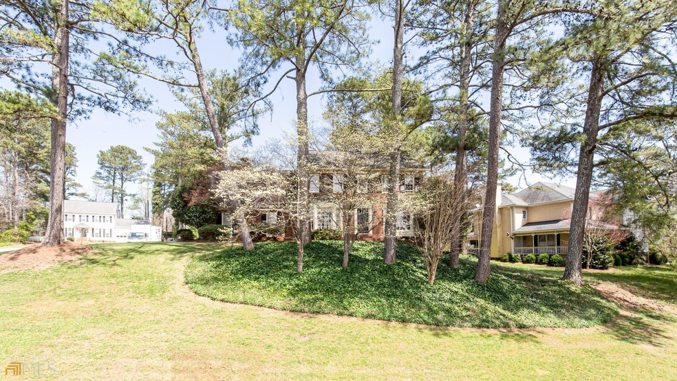 1418 Fawnbrook Ct SW, Lilburn, GA 30047 - photo 1