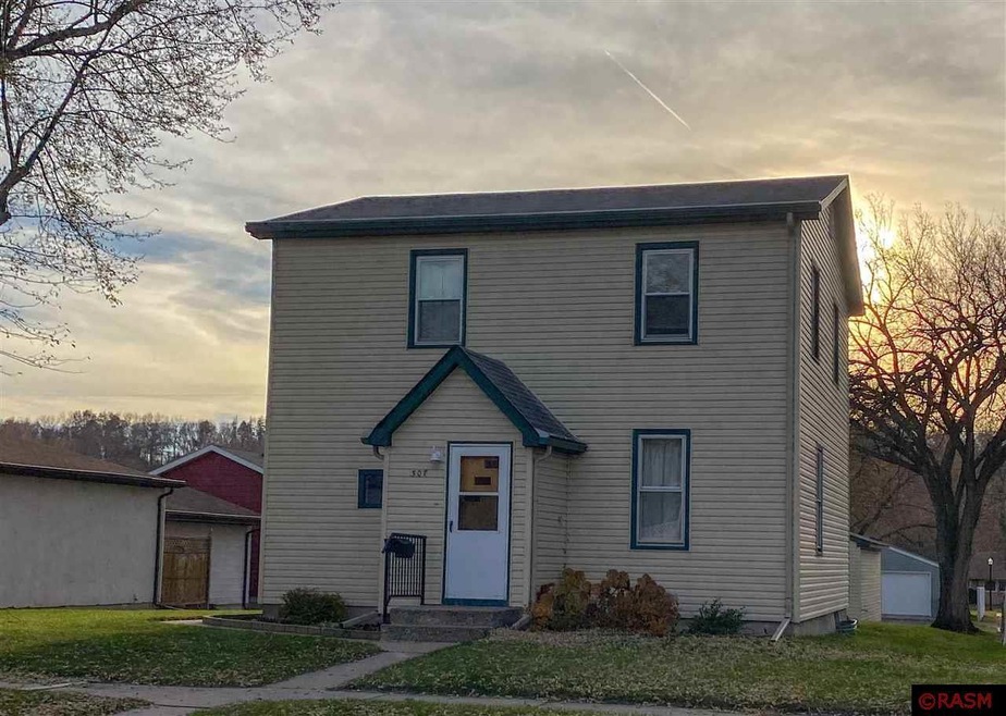 307 N Payne St, New Ulm, MN 56073 - photo 1