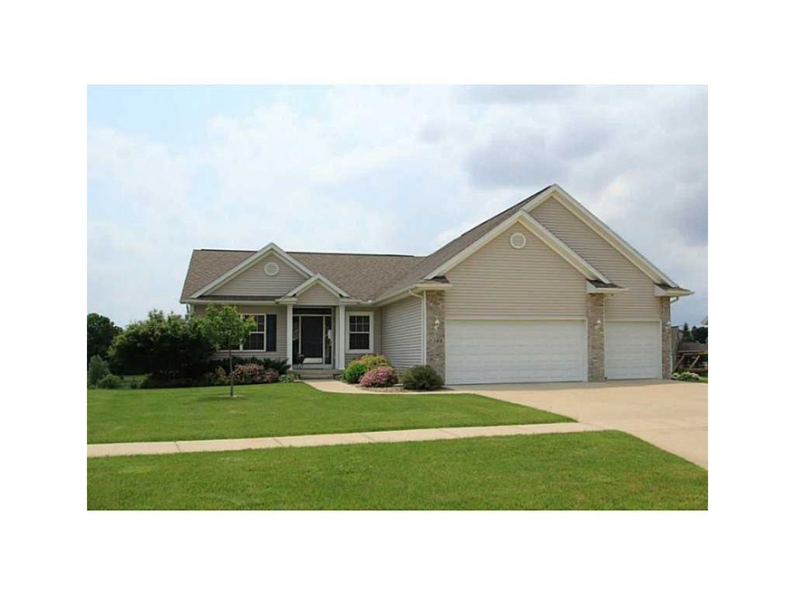 . Convenient location near Kirkwood Community Coll