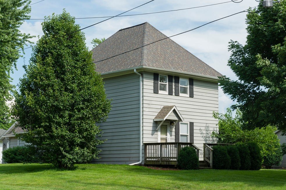 110 N Jackson St, Philo, IL 61864 - photo 1