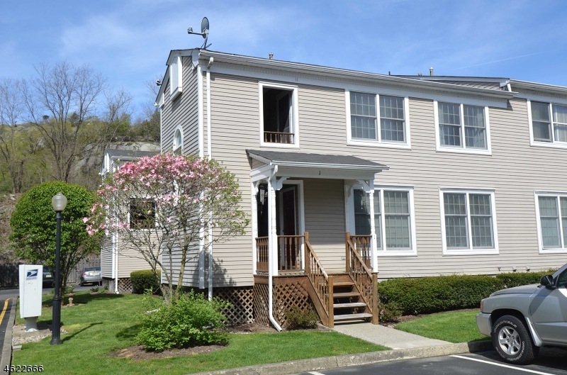 120 Willard St unit 11, Pompton Lakes, NJ 07442 - photo 1