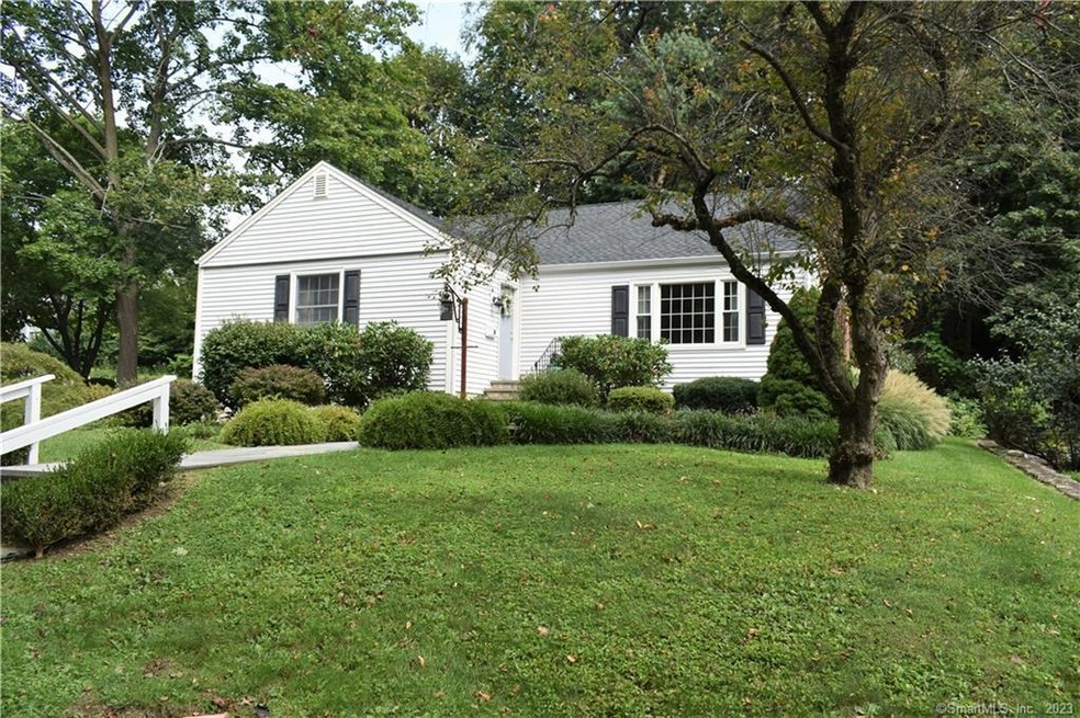 70 Benedict Ave, Fairfield, CT 06825 - photo 1