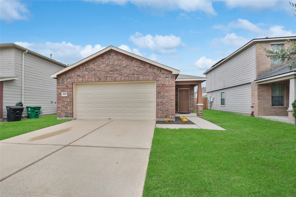 8831 Summerset Meadow Ct, Houston, TX 77075 - photo 1