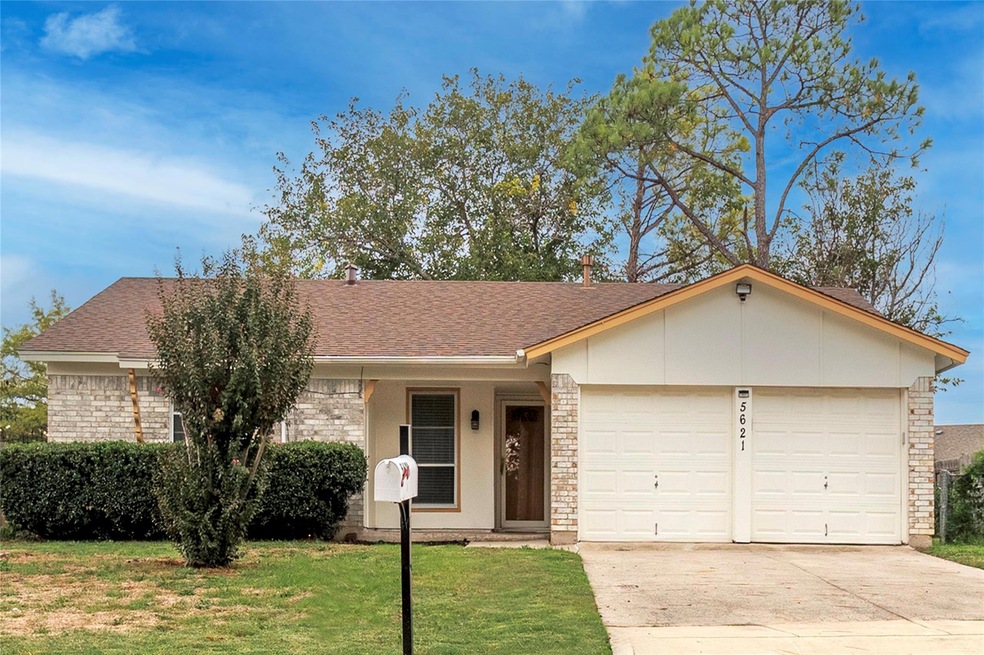 5621 Galway Ln, North Richland Hills, TX 76180 - photo 1