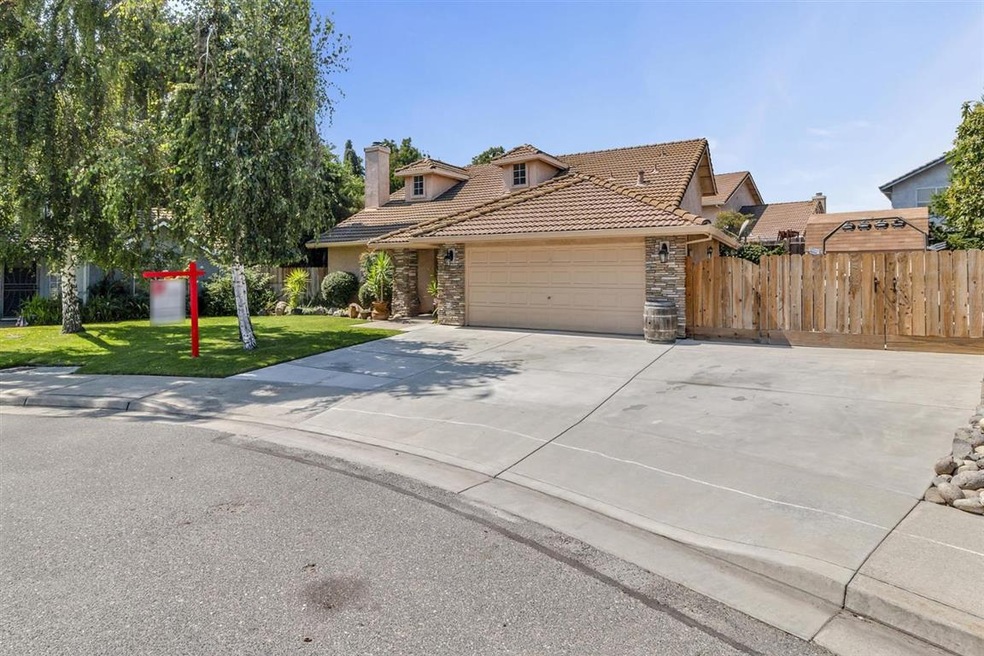 286 New Ct, Oakdale, CA 95361 - photo 1