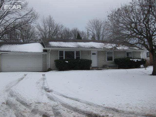 4497 Old Carriage Rd, Flint, MI 48507 - photo 1