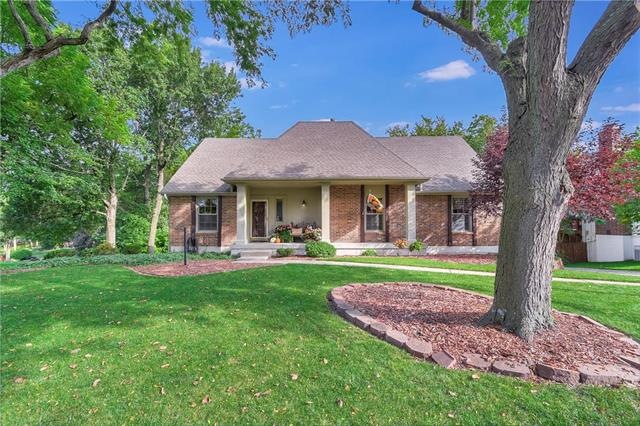 1313 NW Porter Dr, Blue Springs, MO 64015 - photo 1