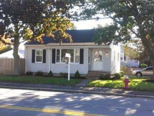 52 Russells Mills Rd, South Dartmouth, MA 02748 - photo 1