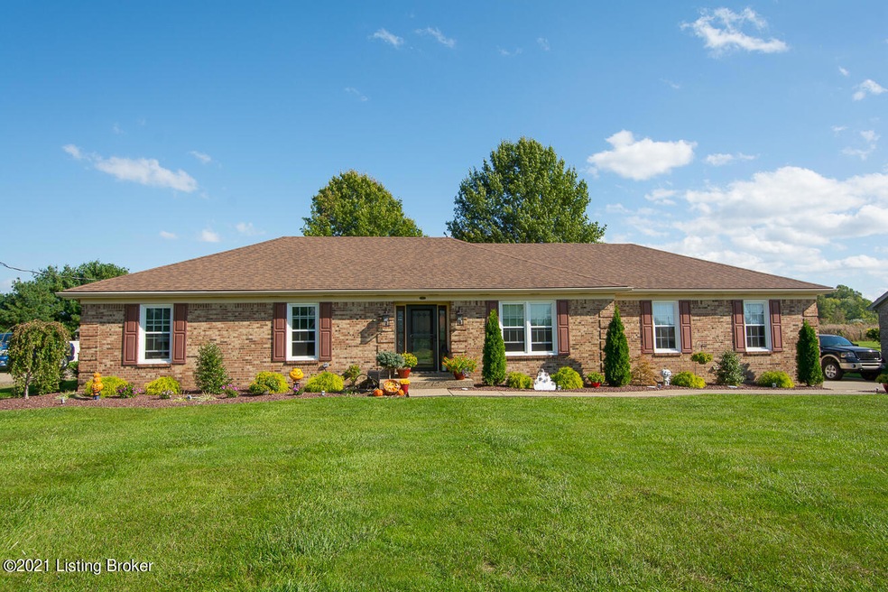 326 Highland Springs Dr, Mount Washington, KY 40047 - photo 1