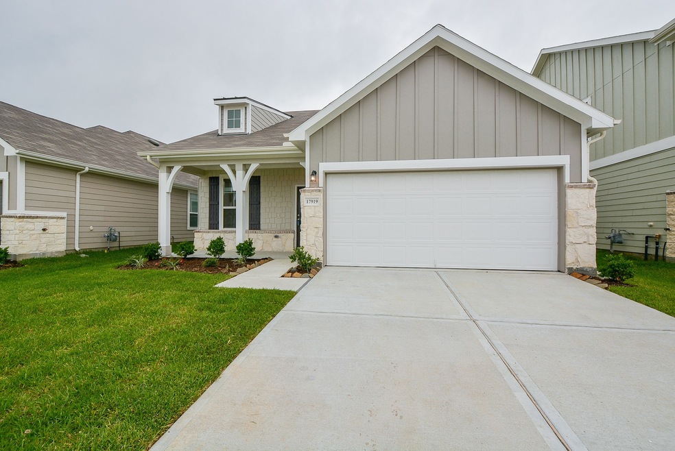 17919 Sunny Savanna Dr, Hockley, TX 77447 - photo 1