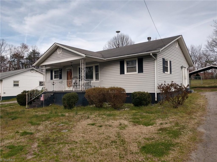 514 Sands Cir, Reidsville, NC 27320 - photo 1