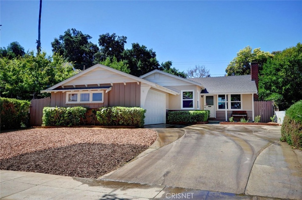 22054 Dumetz Rd, Woodland Hills, CA 91364 - photo 1