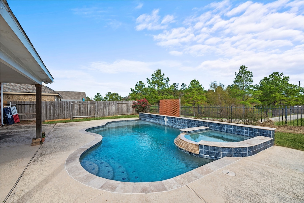 28534 Lockeridge Springs Dr, Spring, TX 77386 - photo 1