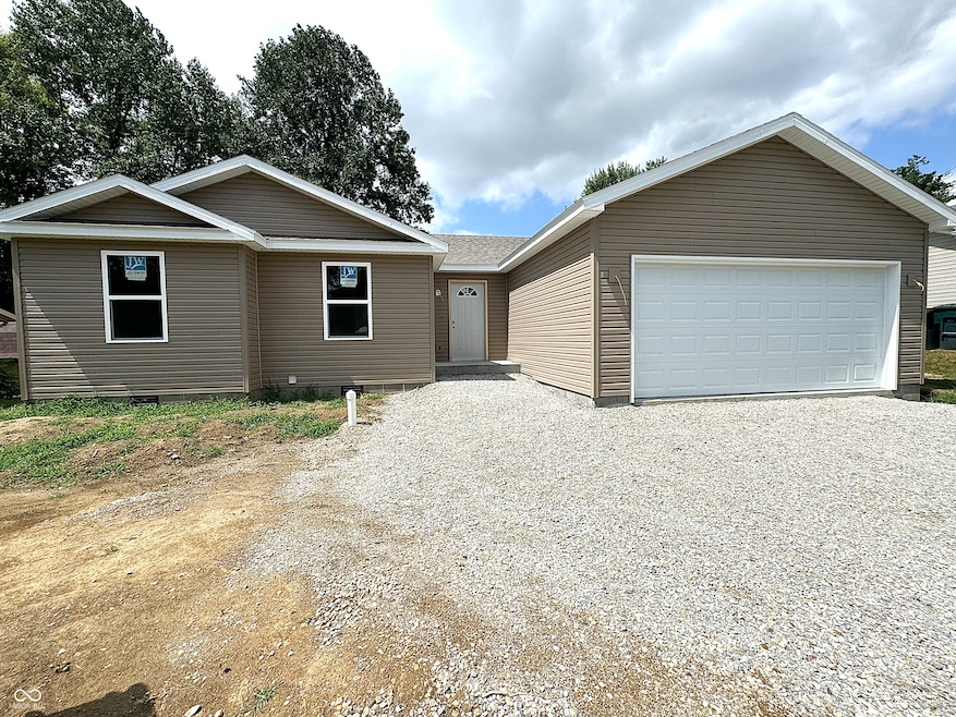 207 N Birchwood Dr, Muncie, IN 47304 - photo 1