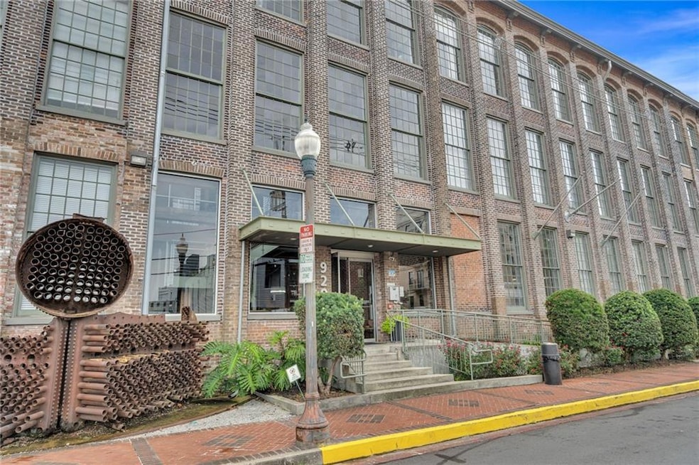 The Cotton Mill unit PH18, New Orleans, LA 70130 - photo 1