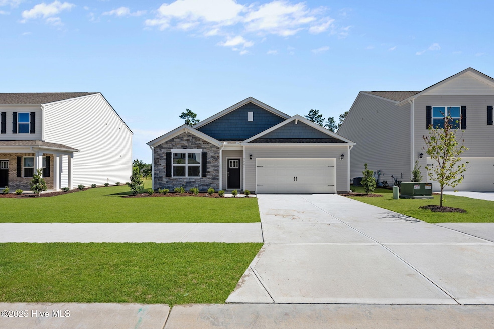 2021 Minnette Cir, New Bern, NC 28562 - photo 1