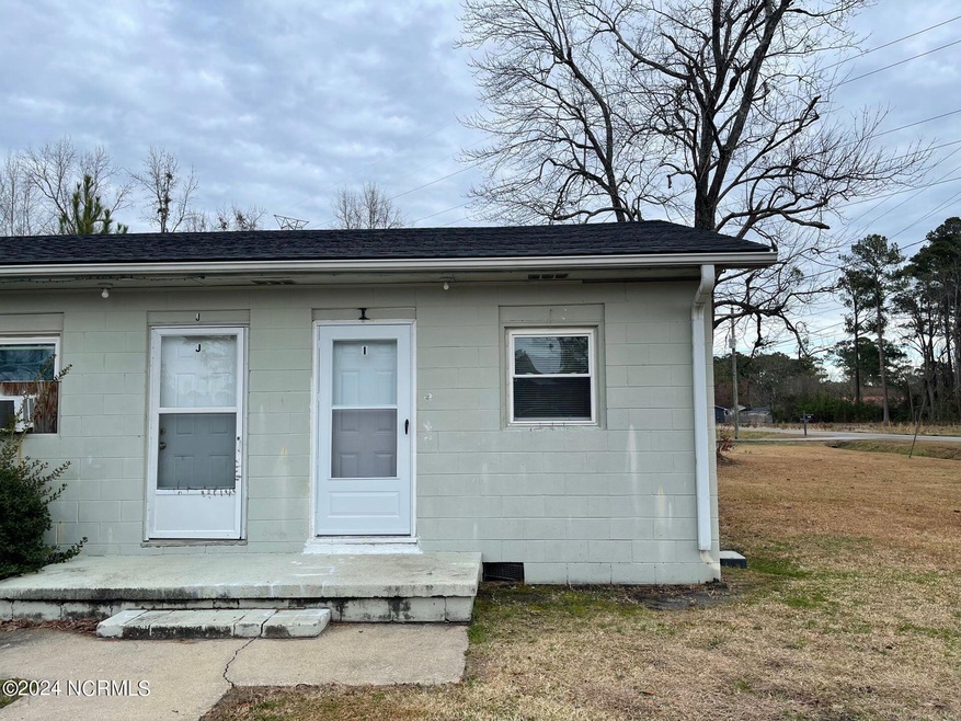 165 Lakewood Dr unit I, Jacksonville, NC 28546 - photo 1