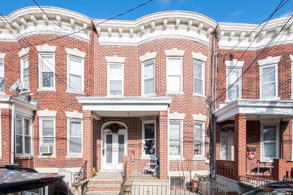 Sold $930,000 • Co-Listing Agent