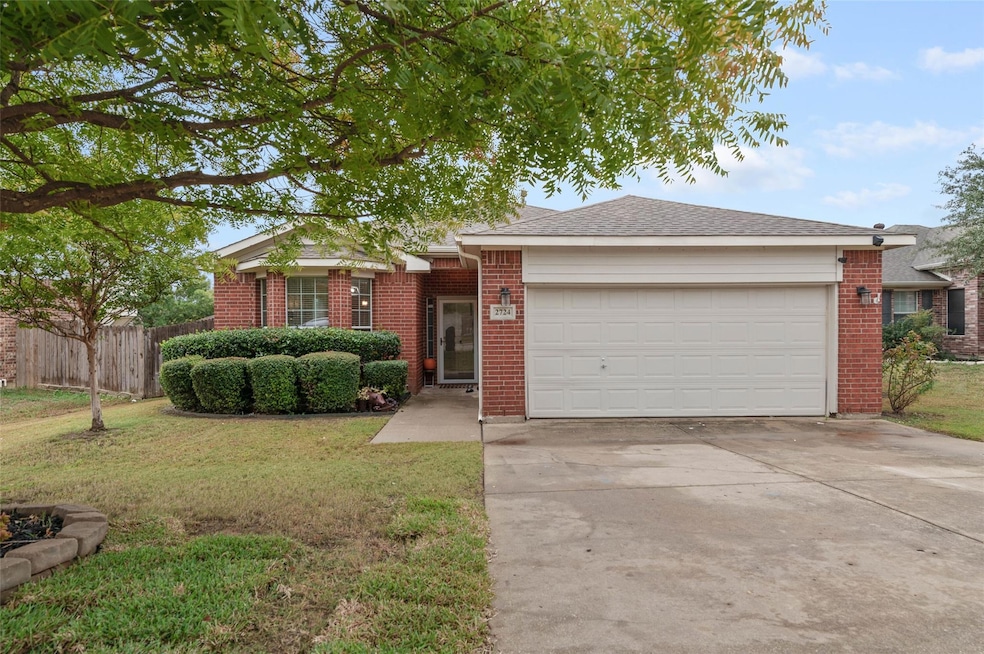 2724 Hilcroft Ave, Denton, TX 76210 - photo 1