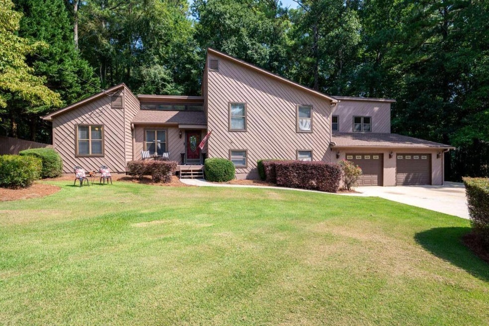 2103 Ravenwood Cir, Marietta, GA 30066 - photo 1