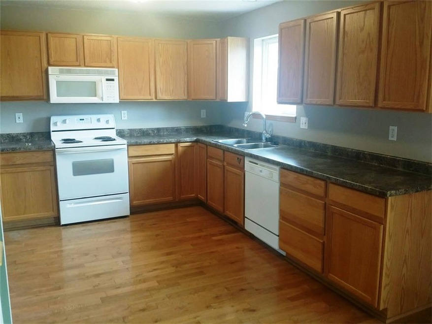 804 Moose Dr NW, Cedar Rapids, IA 52405 - photo 1