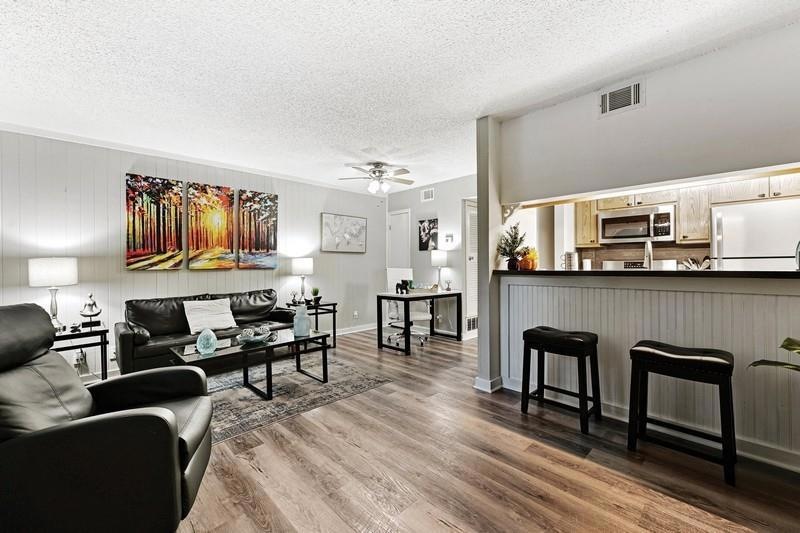 711 Eberhart Ln unit 211, Austin, TX 78745 - photo 1