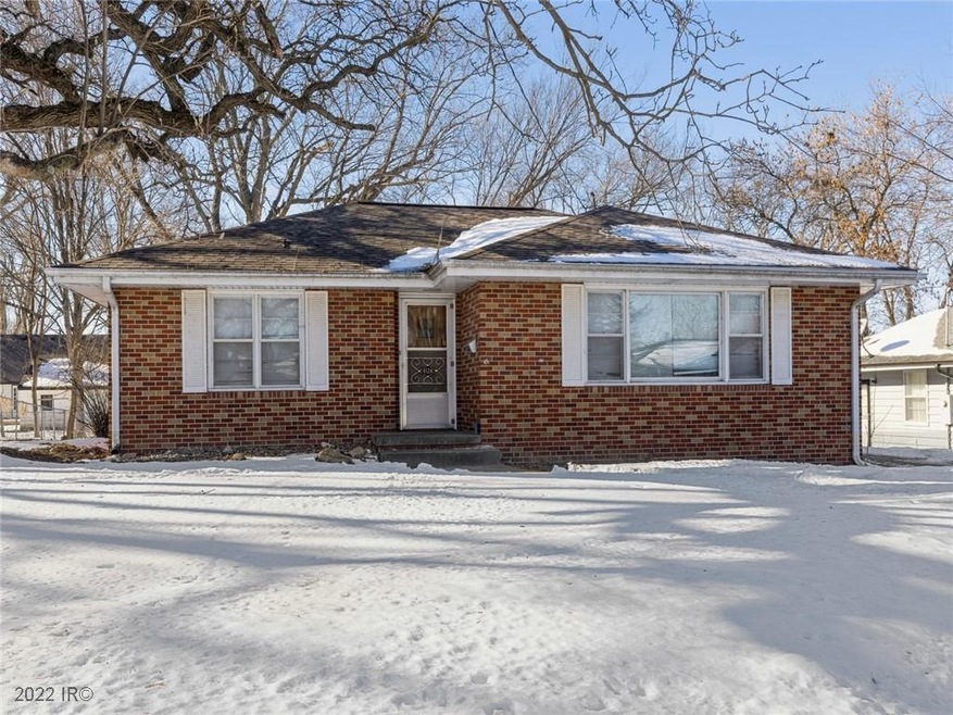 4124 Lower Beaver Rd, Des Moines, IA 50310 - photo 1